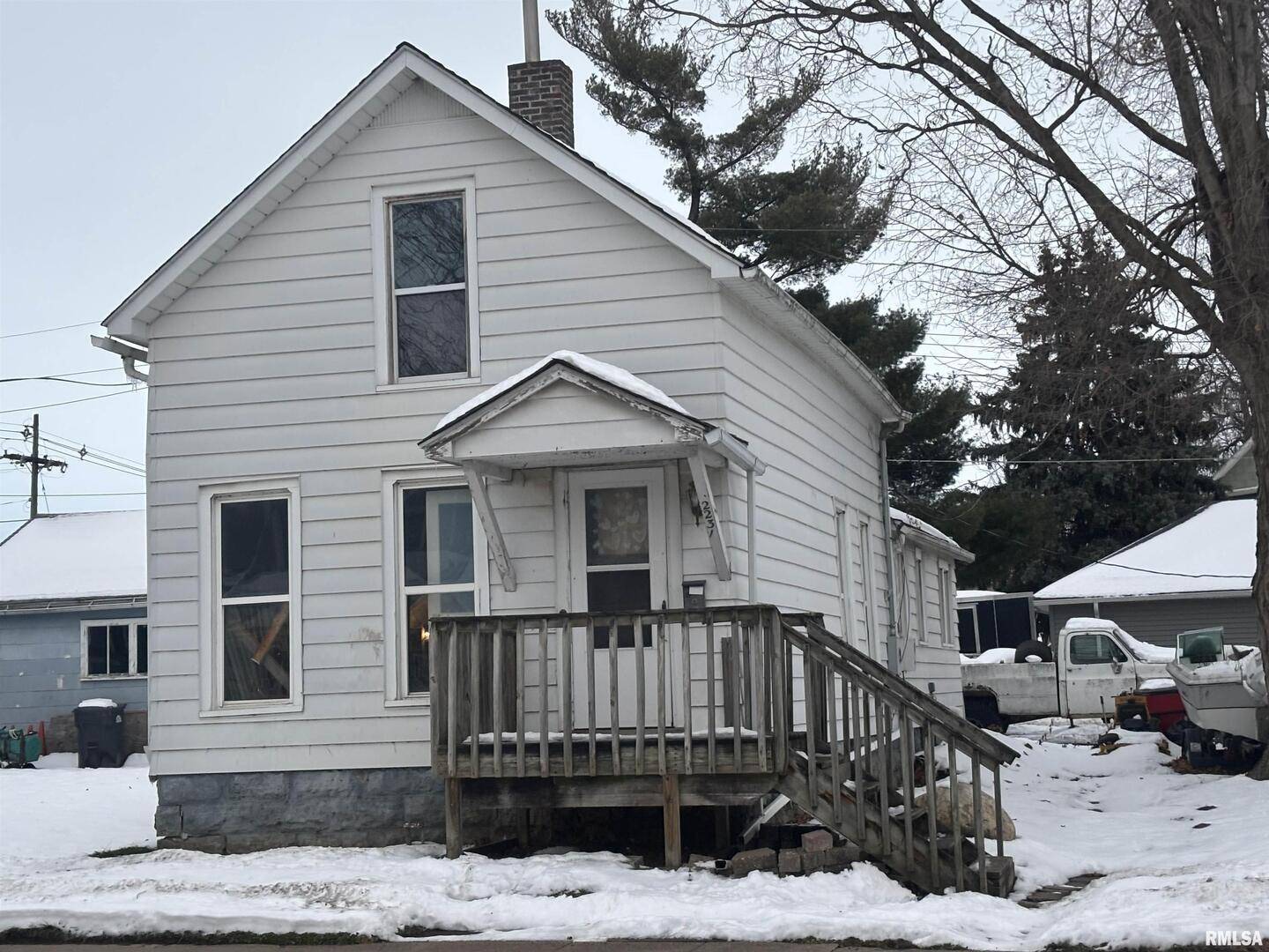 2231 Pershing Blvd BLVD, Clinton, IA 52732