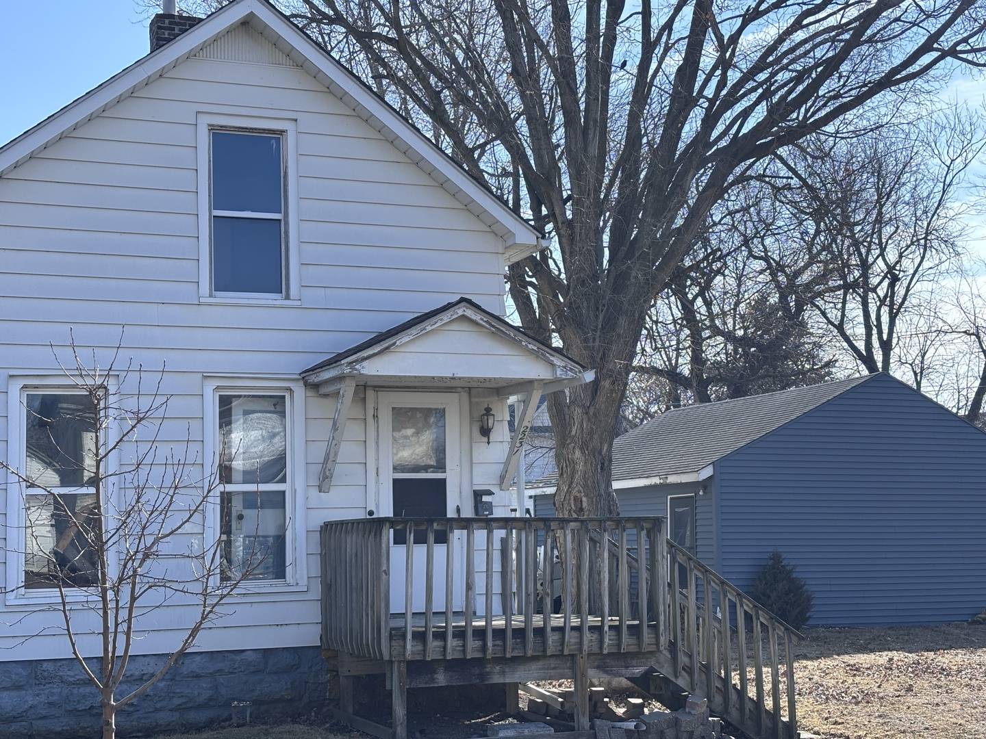 2231 Pershing Blvd BLVD, Clinton, IA 52732