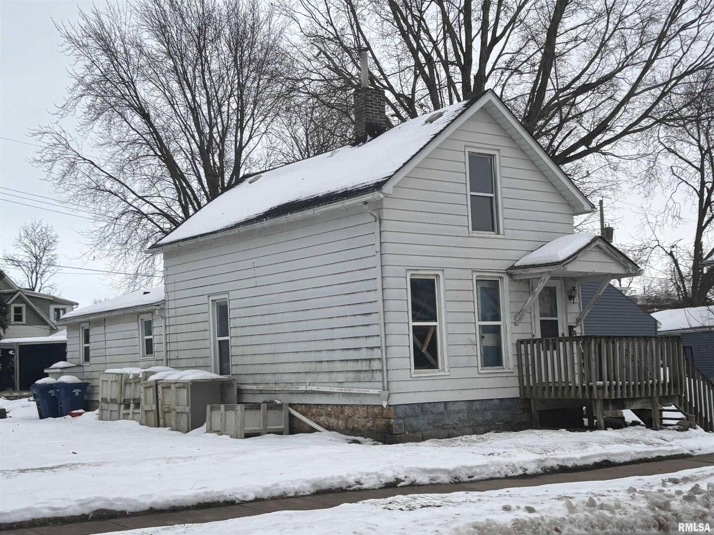 2231 Pershing Blvd BLVD, Clinton, IA 52732