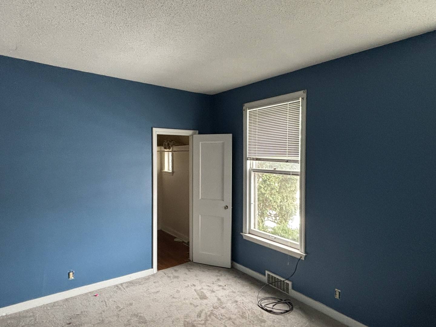 2235 Pershing Blvd BLVD, Clinton, IA 52732