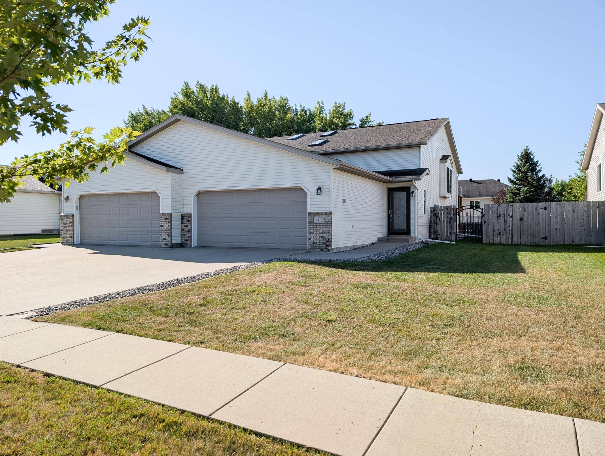 707 14TH AVE E, West Fargo, ND 58078
