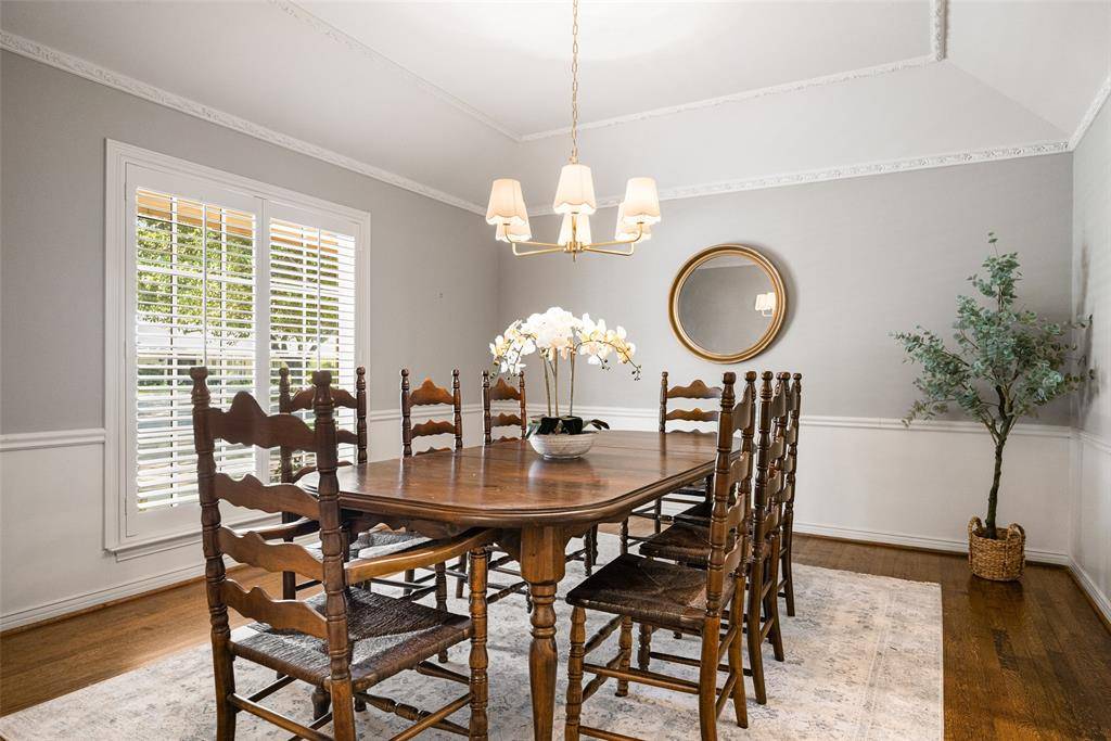 7117 Chipperton Drive, Dallas, TX 75225