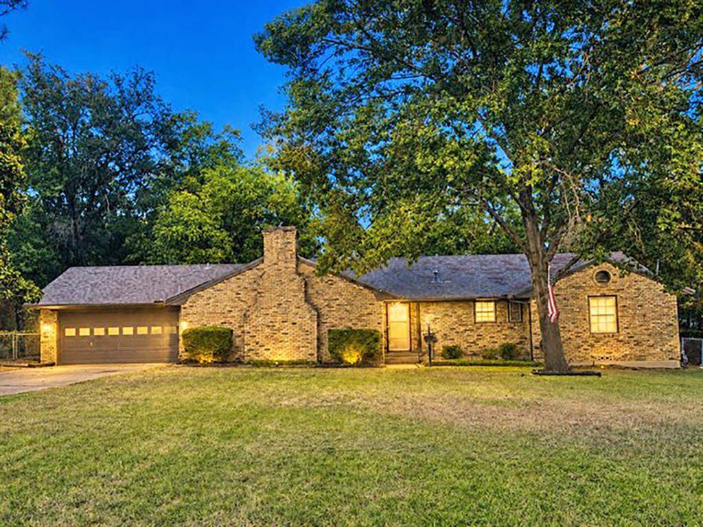 2710 Crestwood Place, Denton, TX 76209