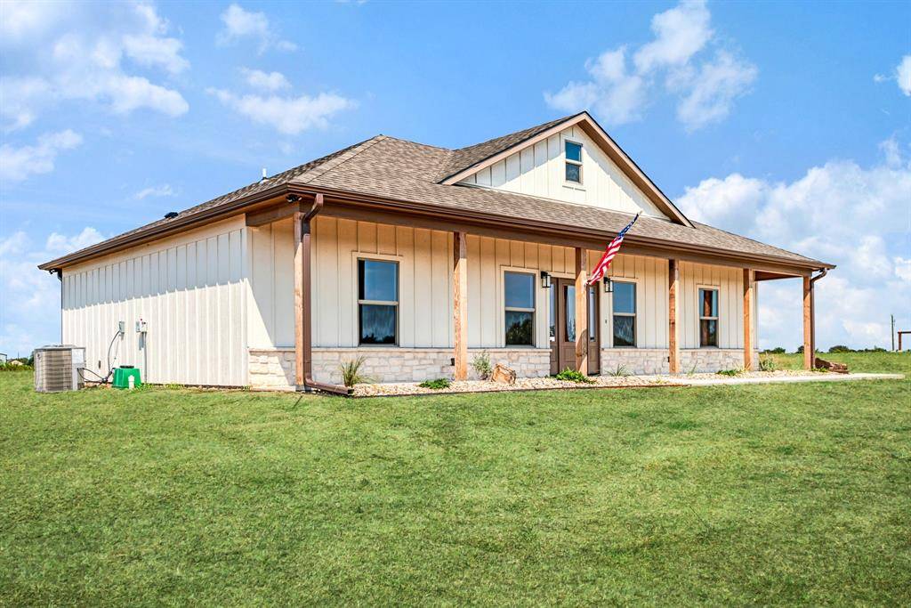 225 Private Road 33083, Sumner, TX 75486