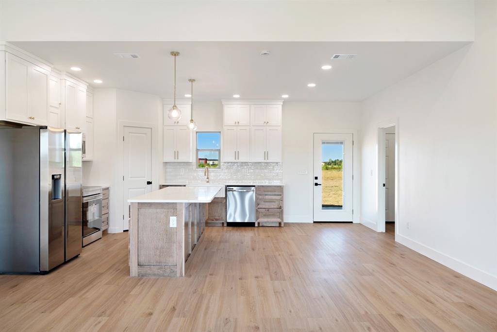 225 Private Road 33083, Sumner, TX 75486
