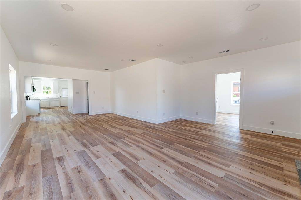 606 Davis Street N, Sulphur Springs, TX 75482