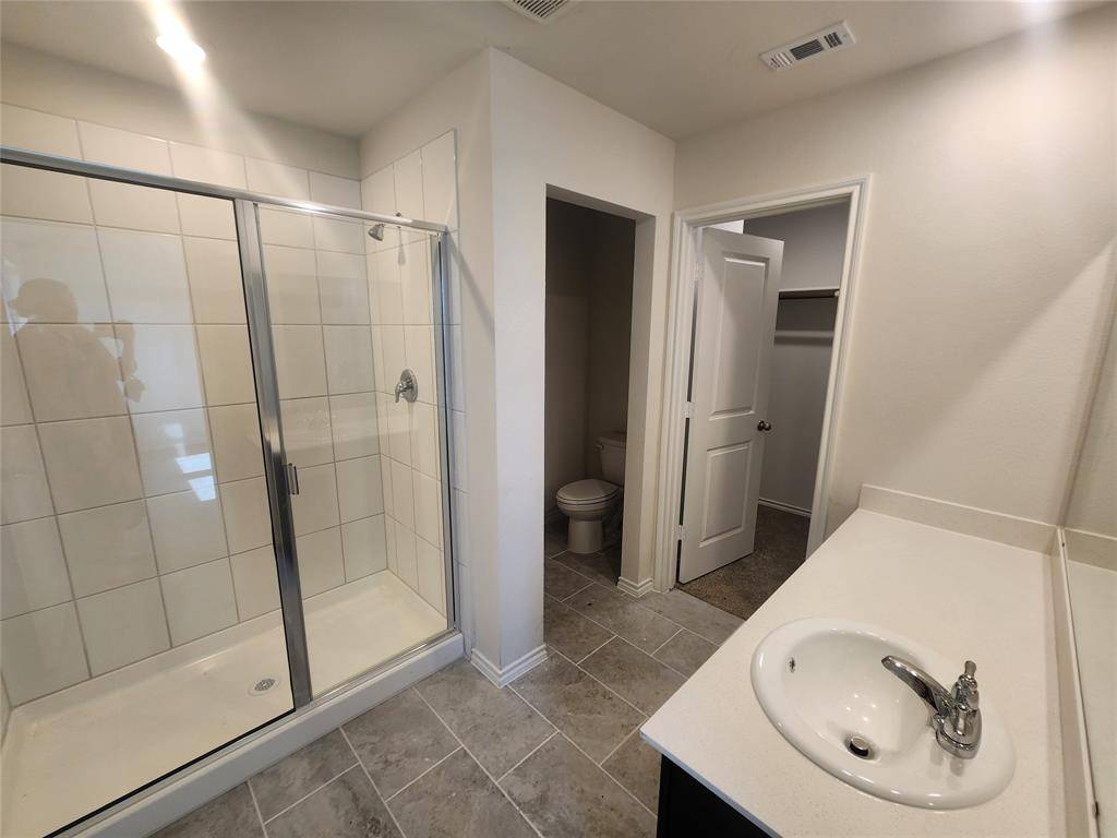 1302 Breezy Oak Drive, Nevada, TX 75173