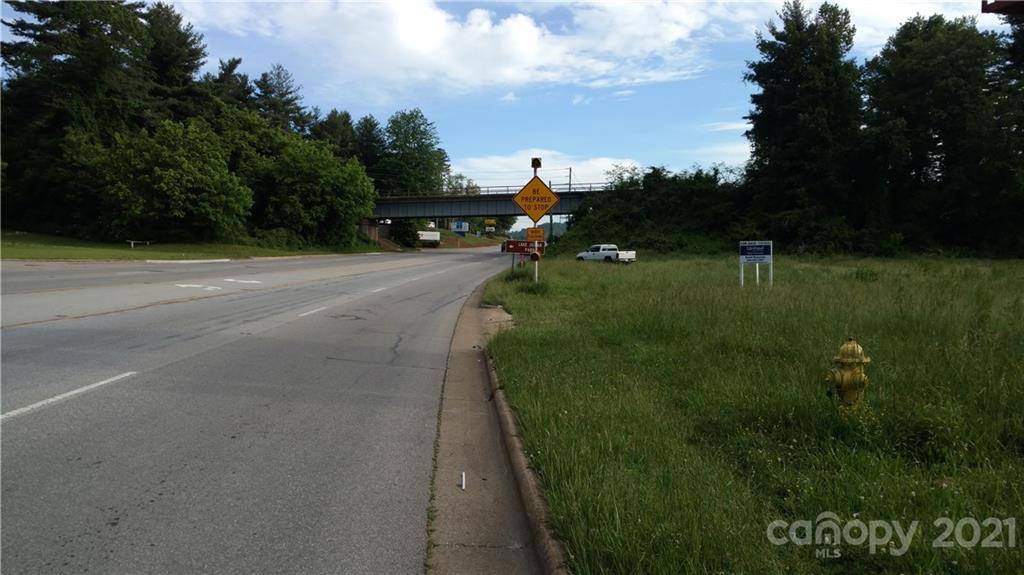 99999 Hendersonville RD, Arden, NC 28704