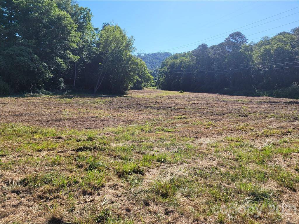 99999 Hendersonville RD, Arden, NC 28704