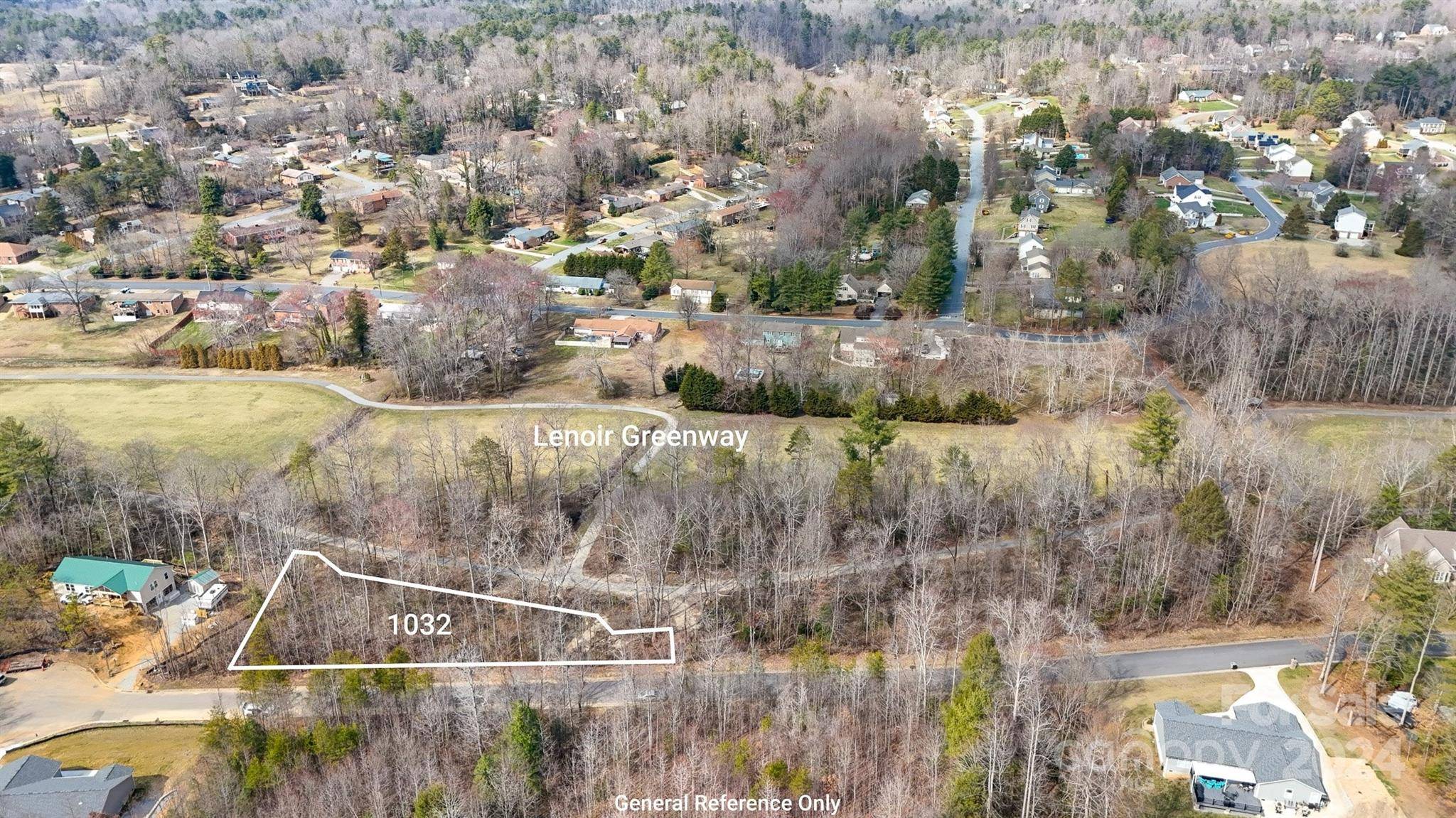 1032 Williamsburg DR NE, Lenoir, NC 28645