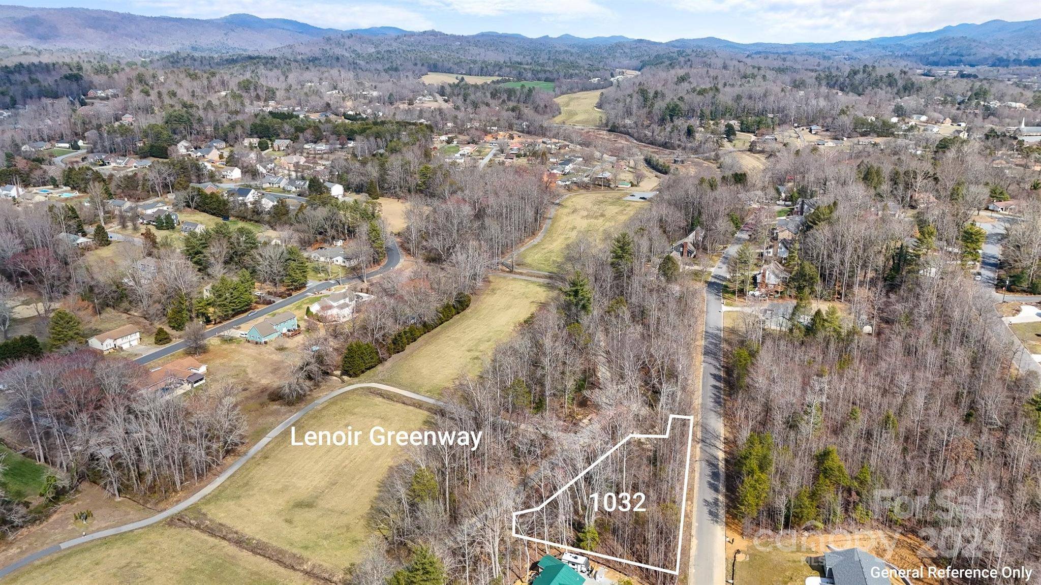 1032 Williamsburg DR NE, Lenoir, NC 28645