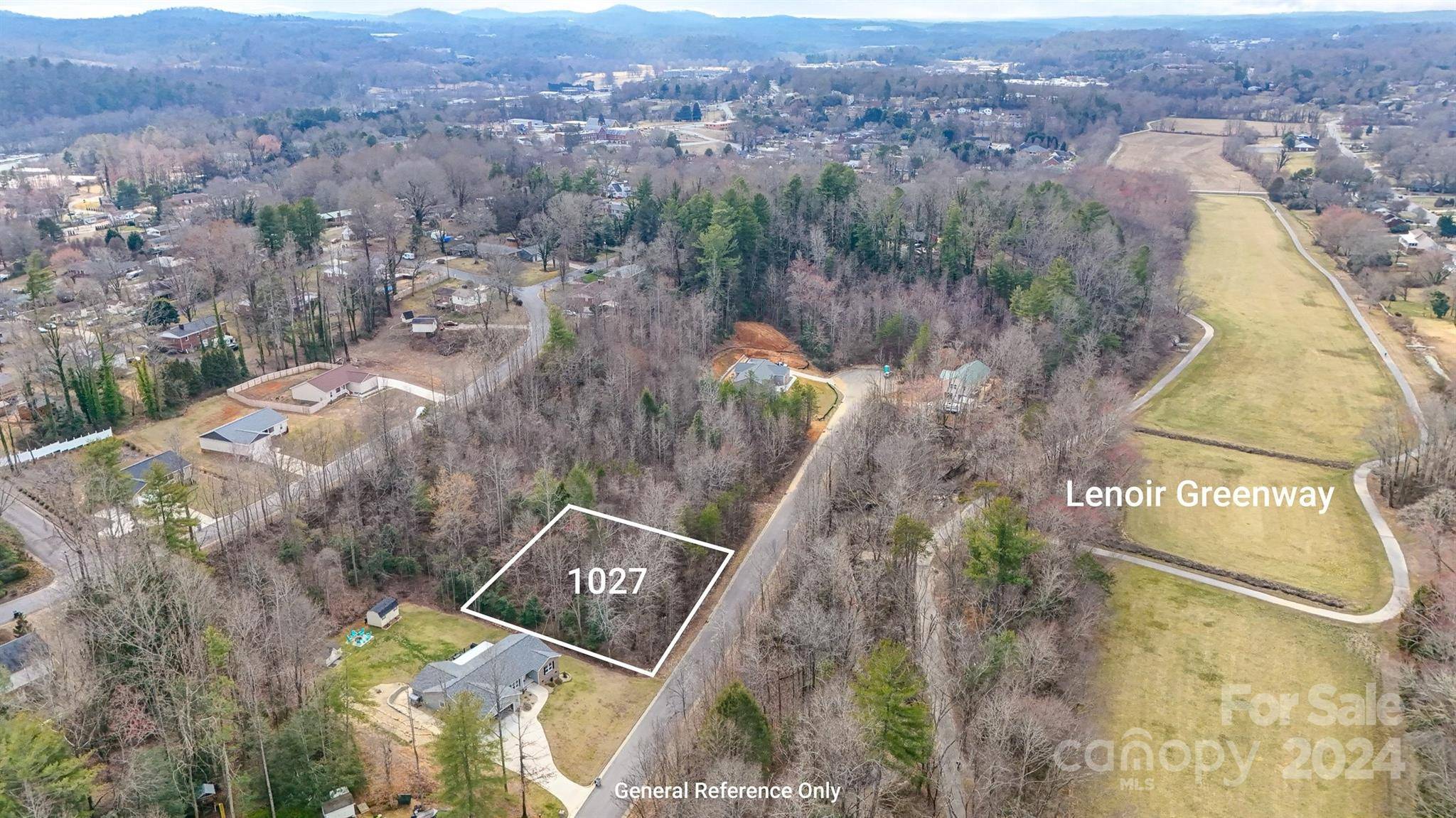1027 Williamsburg DR NE, Lenoir, NC 28645