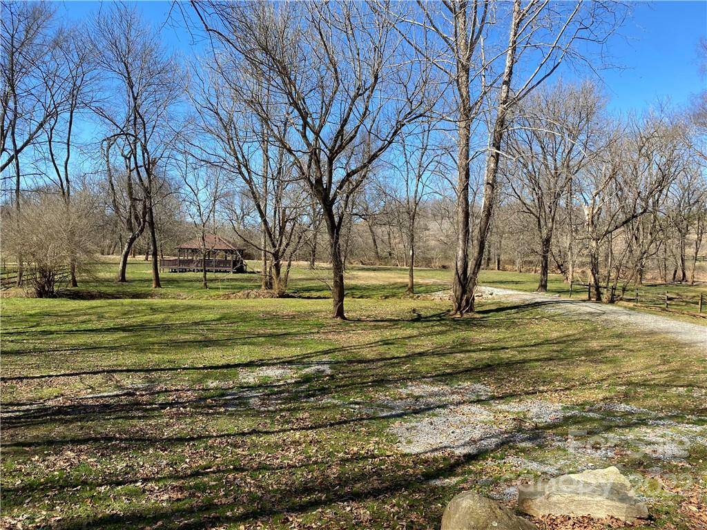 000 Rambling Creek RD #16, Tryon, NC 28782