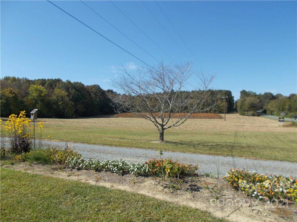 109 Brief RD W, Fairview, NC 28079