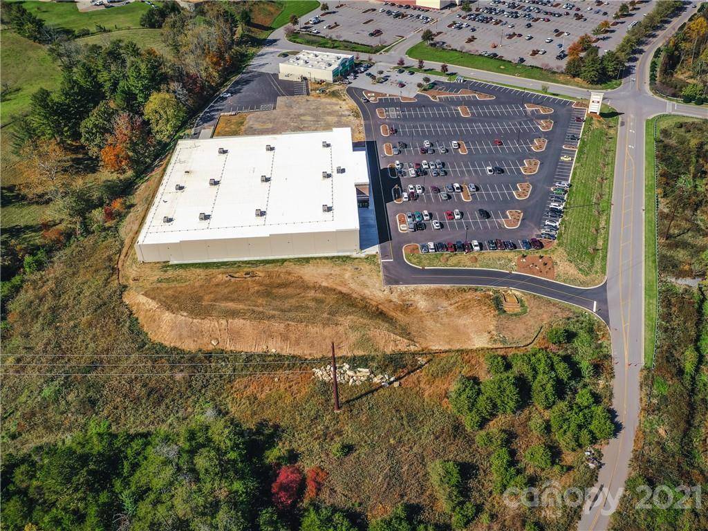 99999 Northridge Commons Pkwy #1, Weaverville, NC 28787