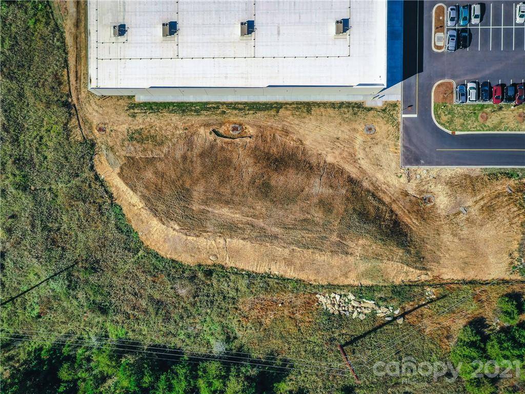 99999 Northridge Commons Pkwy #1, Weaverville, NC 28787