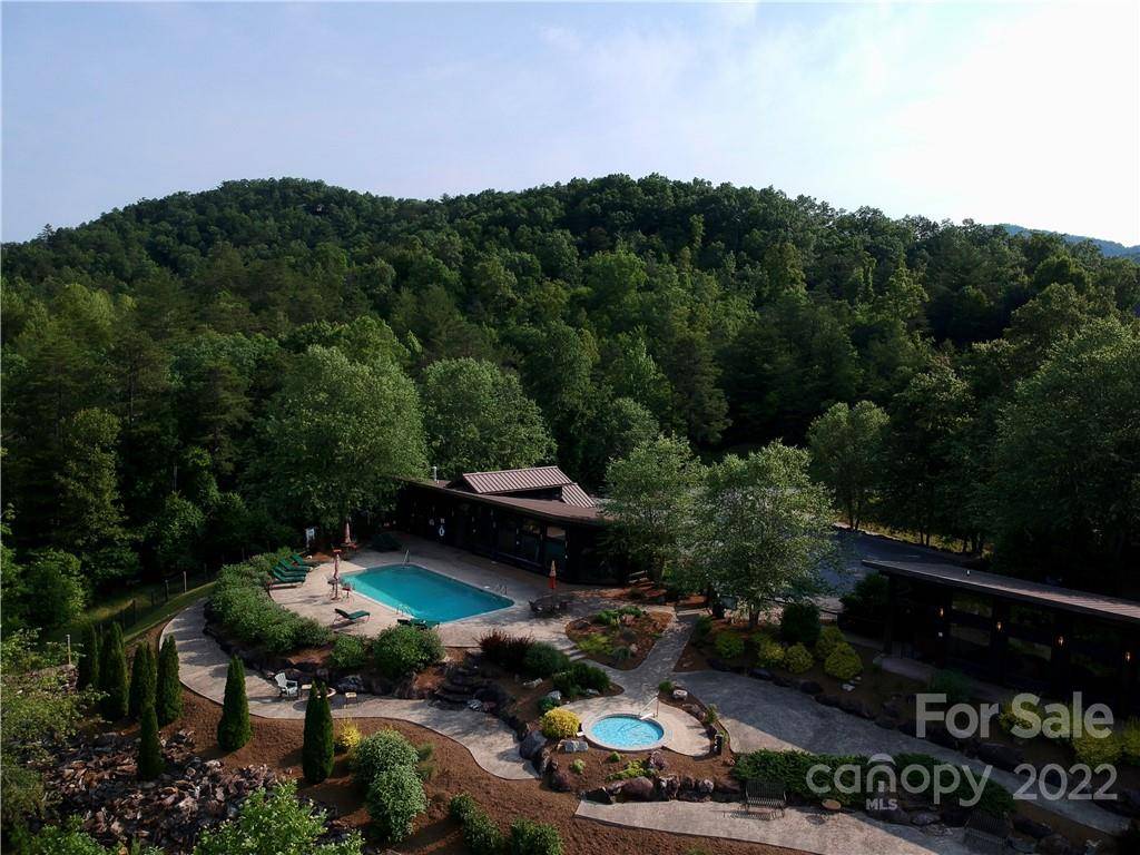 921 Wild River RUN #33, Marshall, NC 28753