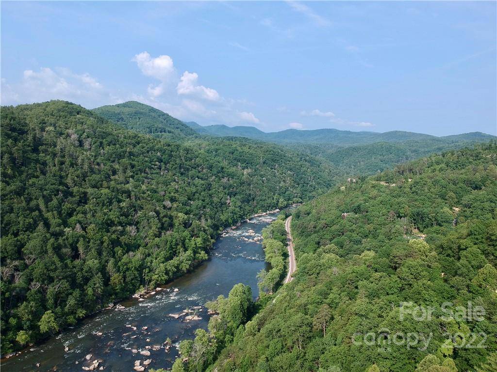 921 Wild River RUN #33, Marshall, NC 28753