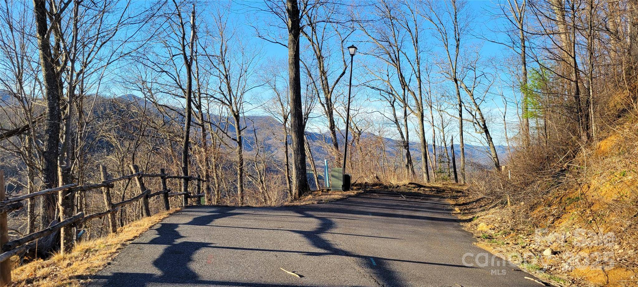 22 Holiday DR, Waynesville, NC 28785
