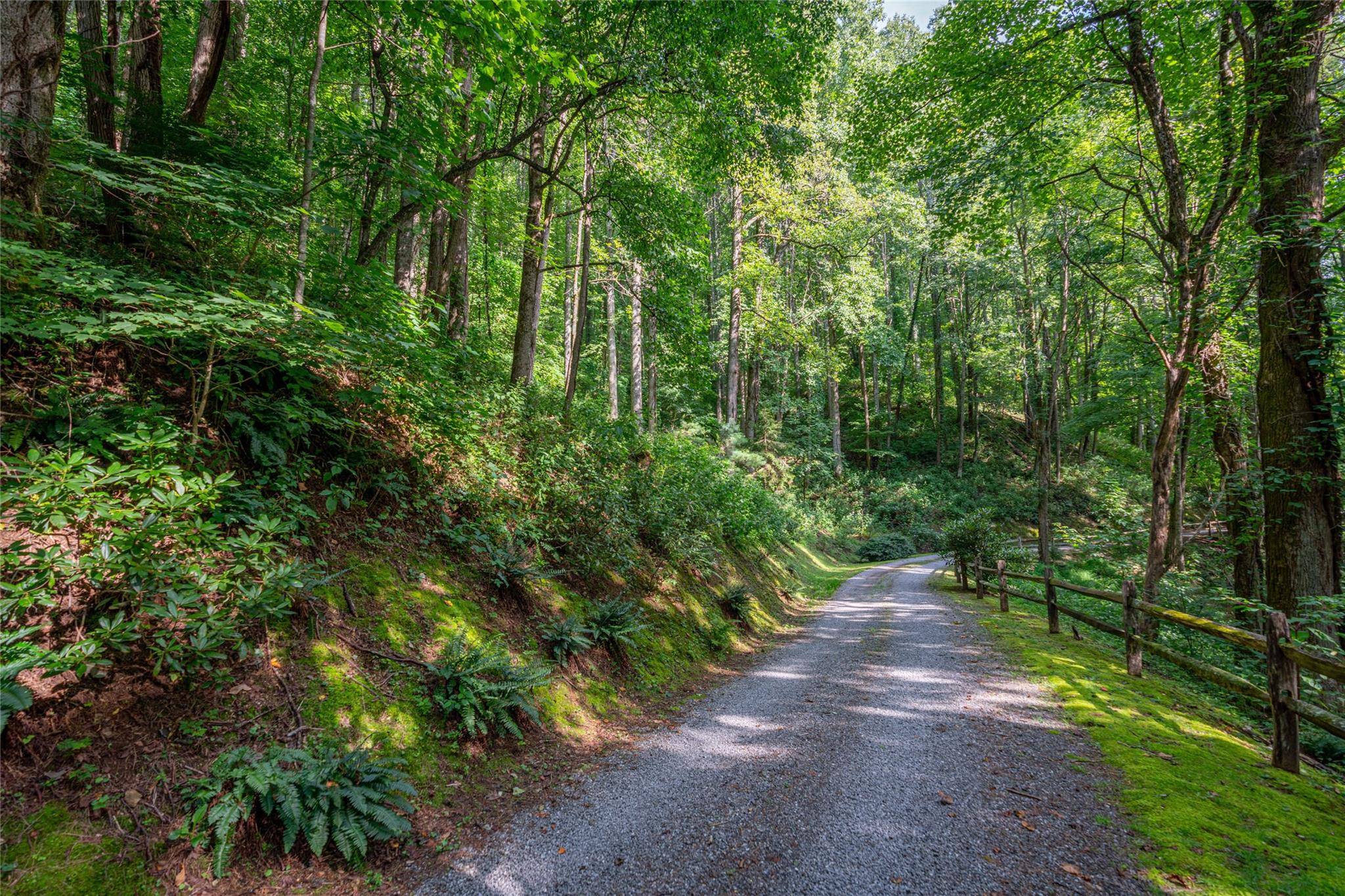 8 Resurrection LN #8, Sylva, NC 28779