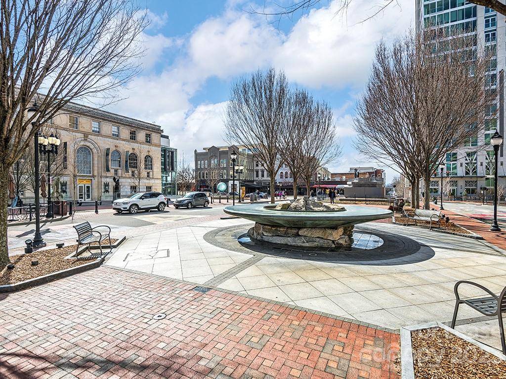 9 SW Pack SQ #202, Asheville, NC 28801