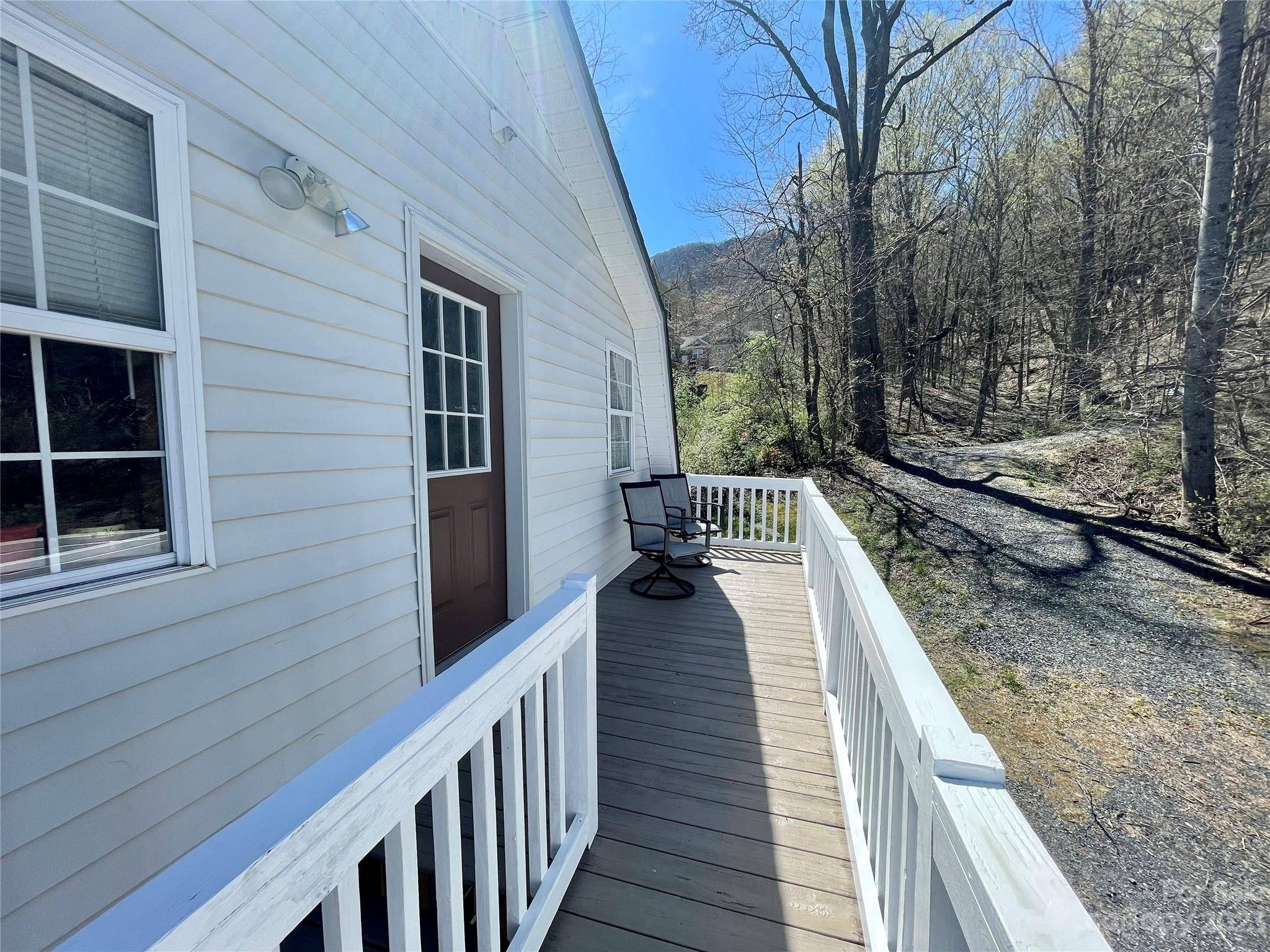 195 Trinity LN, Jefferson, NC 28640