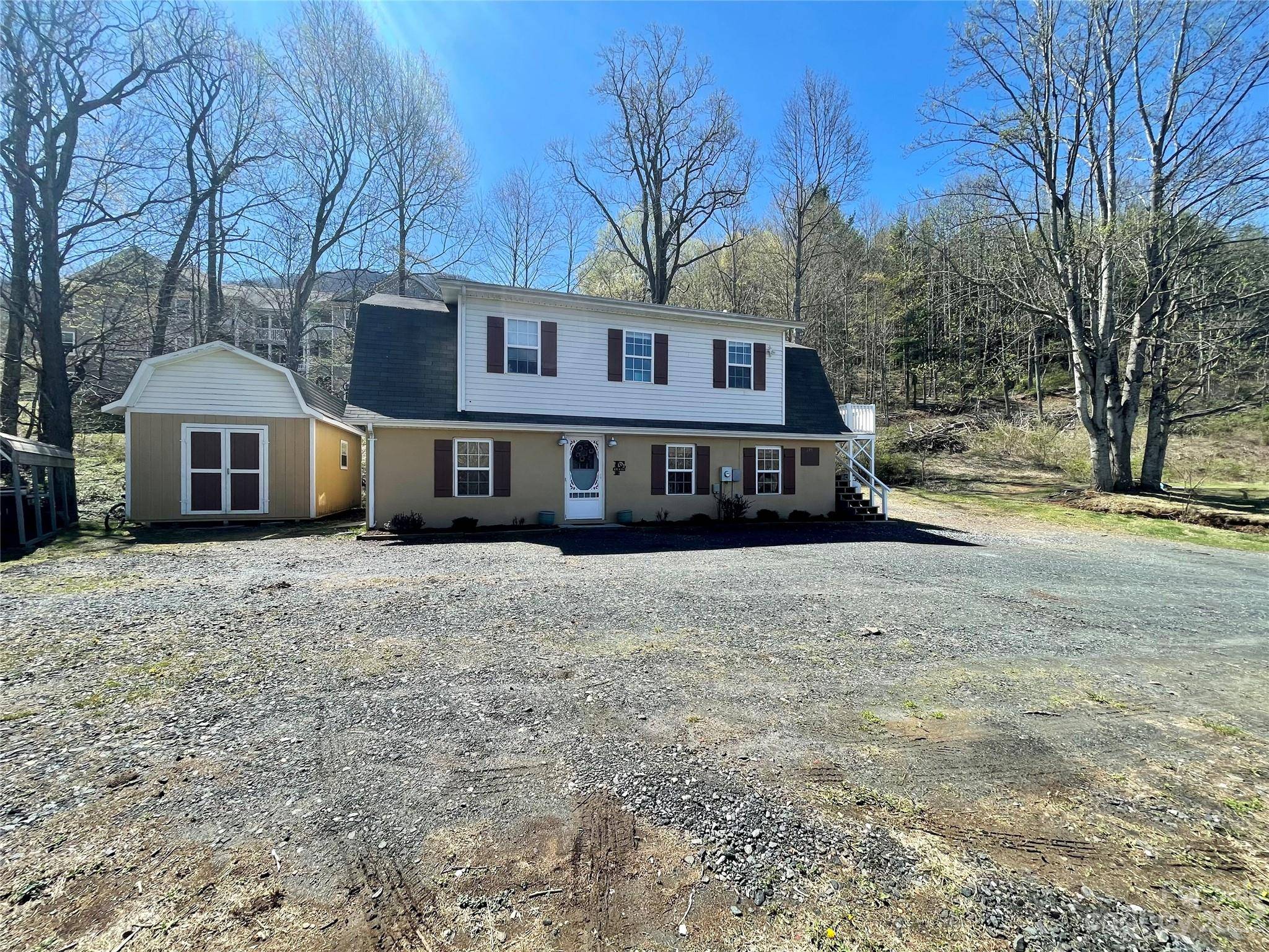 195 Trinity LN, Jefferson, NC 28640