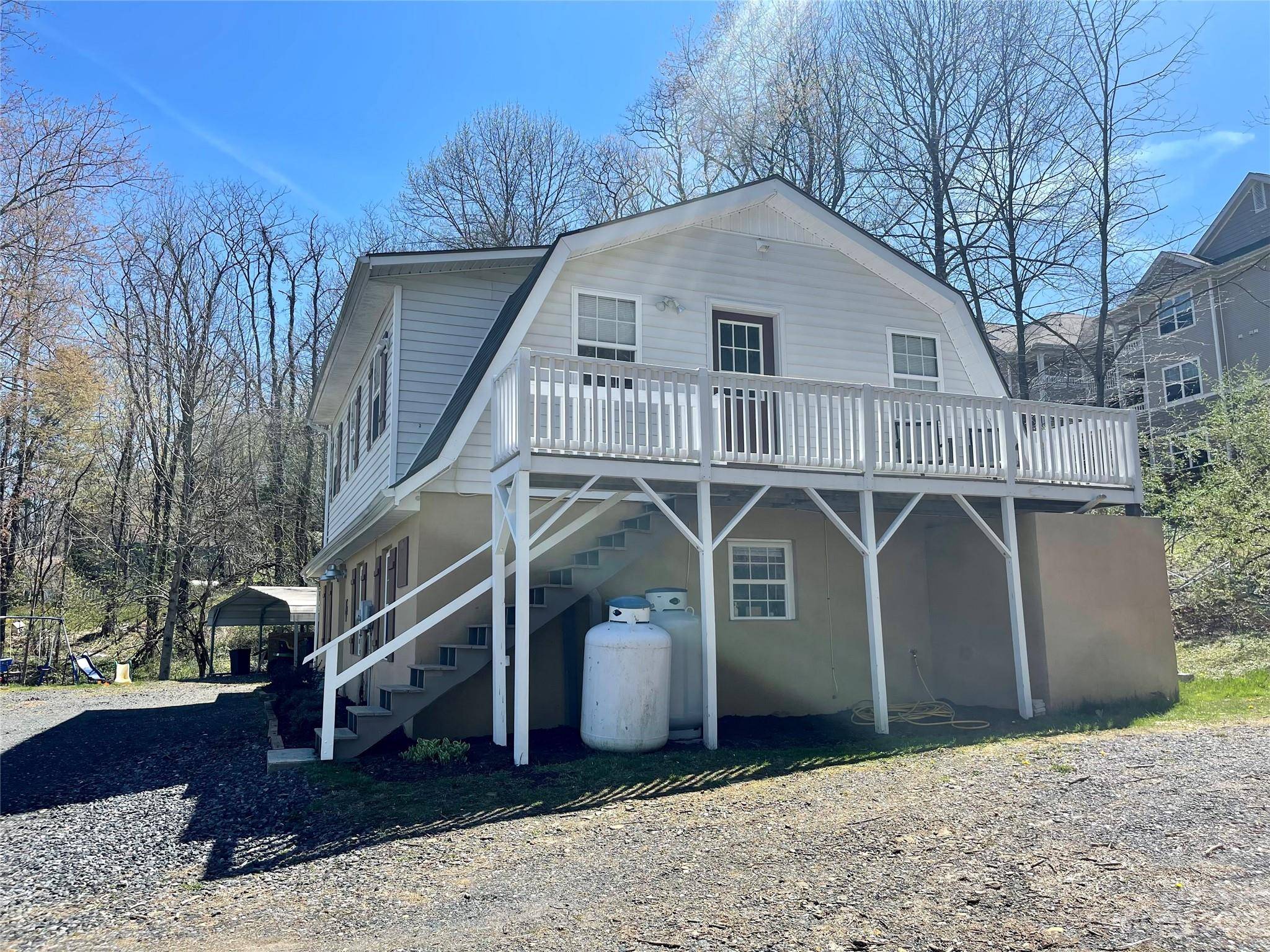 195 Trinity LN, Jefferson, NC 28640