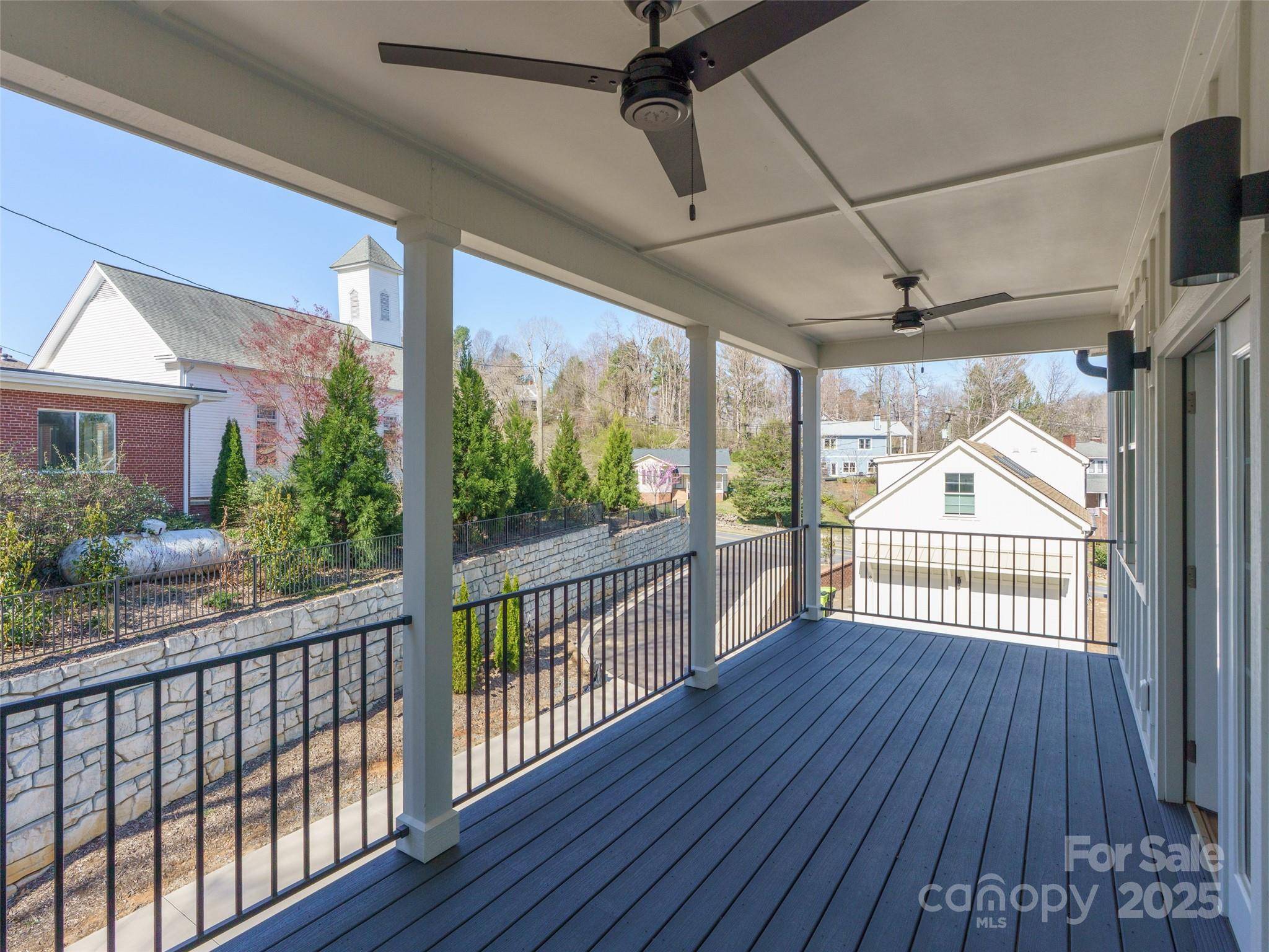 55 Skyvue CT #E, Saluda, NC 28773