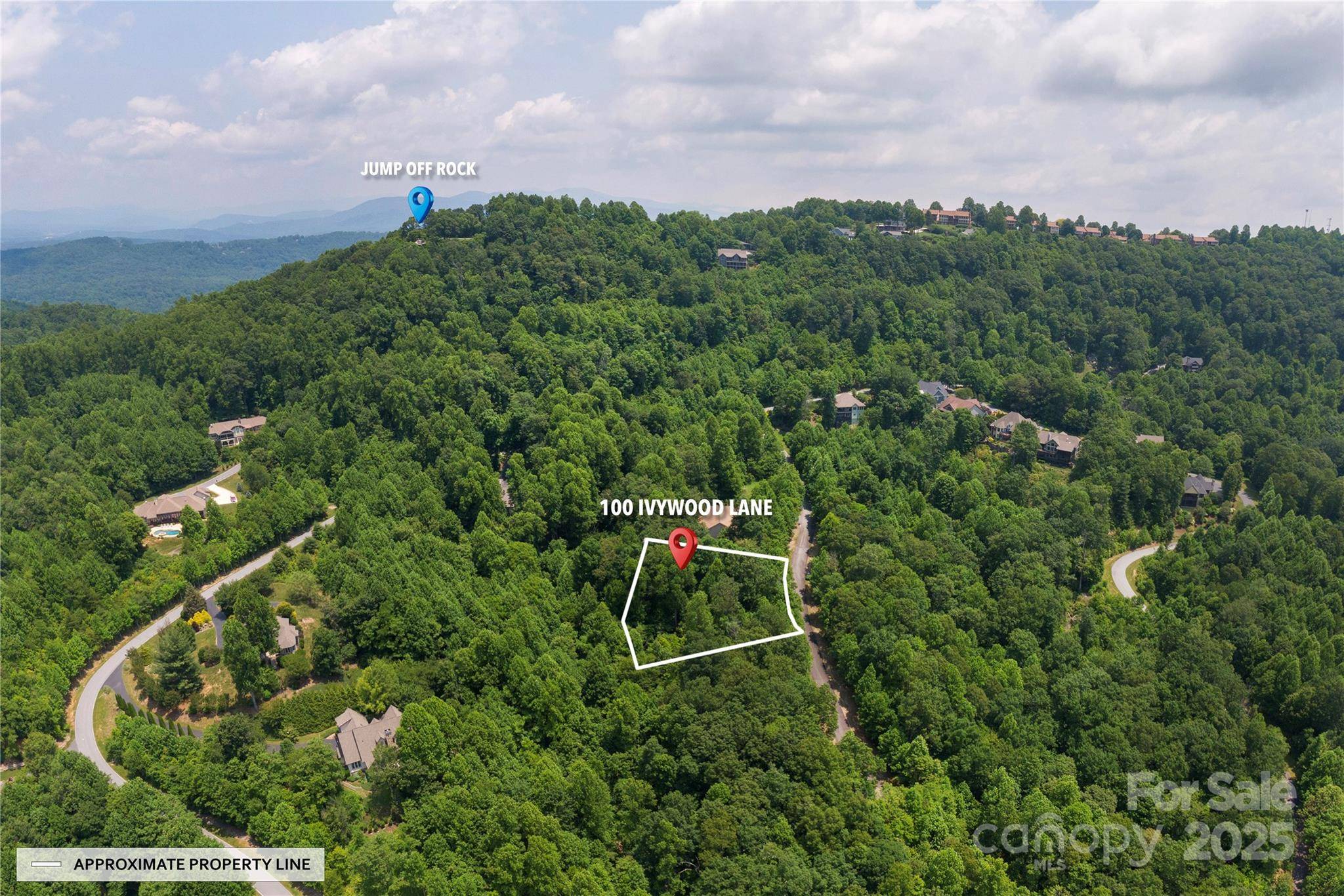 100 Ivywood LN, Laurel Park, NC 28739