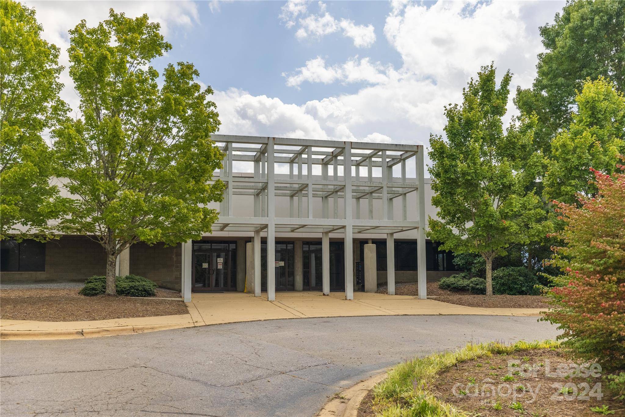 108 Monticello RD, Weaverville, NC 28787
