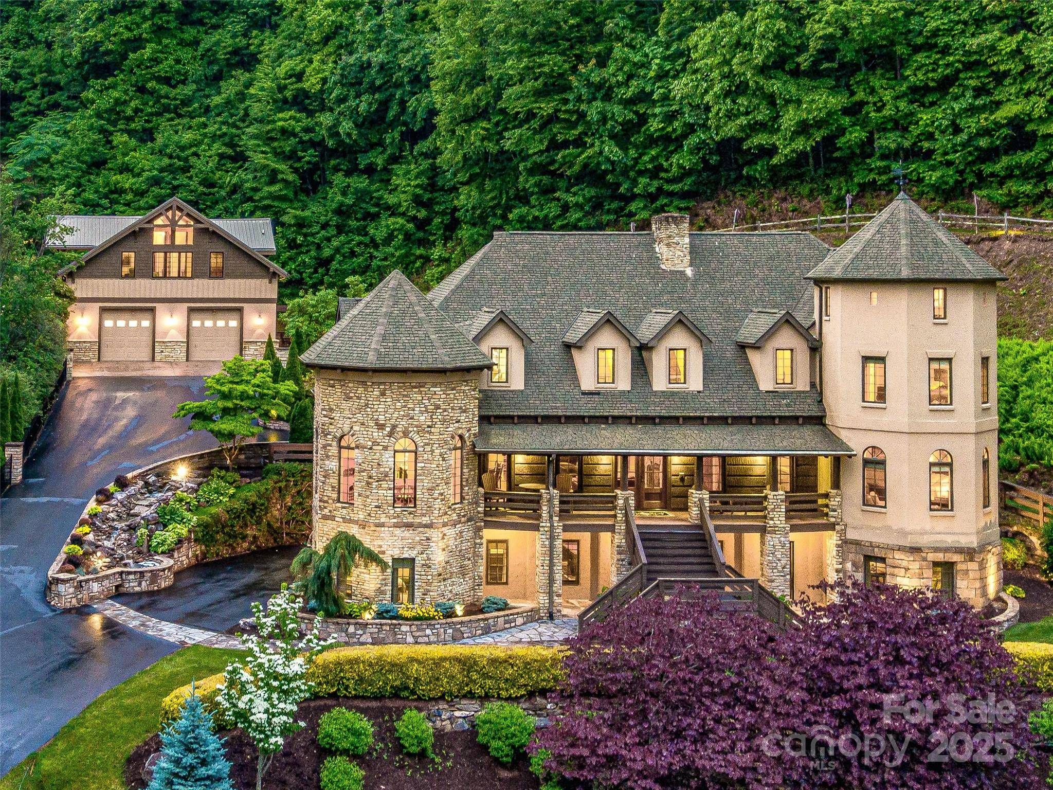 202 Emerald LN, Maggie Valley, NC 28751