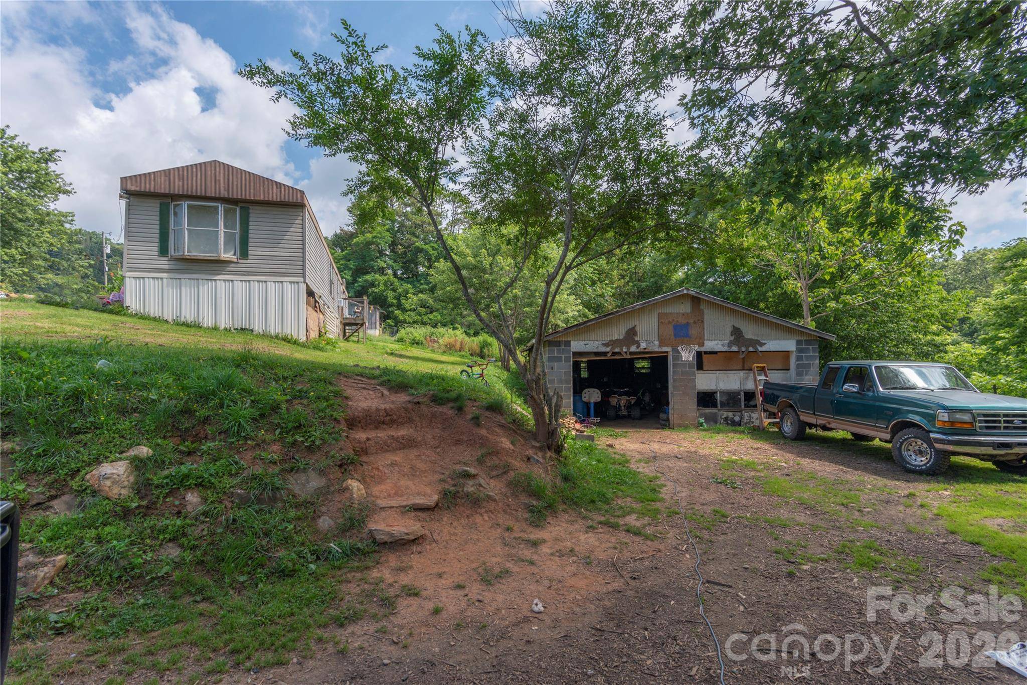 492, 518 and 524 Scruggs CIR, Canton, NC 28716