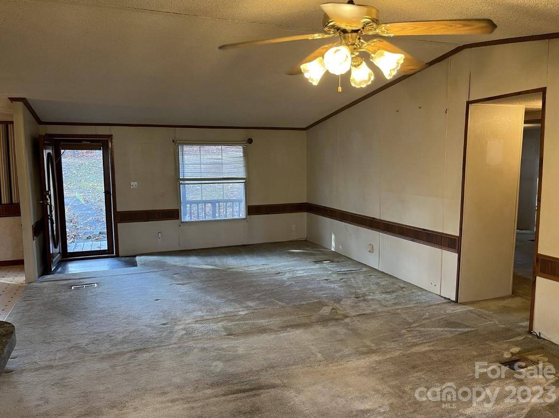 60 Shadowwood DR, Taylorsville, NC 28681
