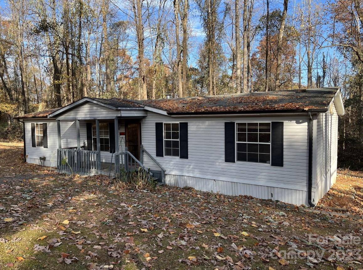 60 Shadowwood DR, Taylorsville, NC 28681