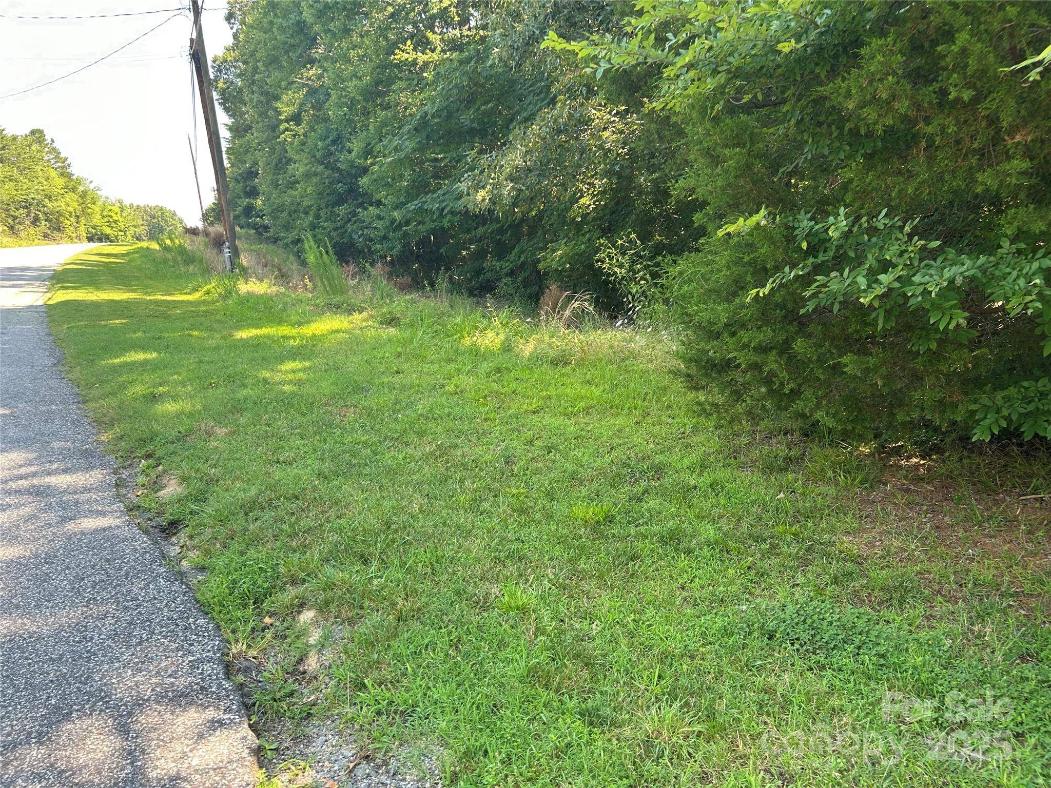 255 Bowers RD, Thomasville, NC 27360