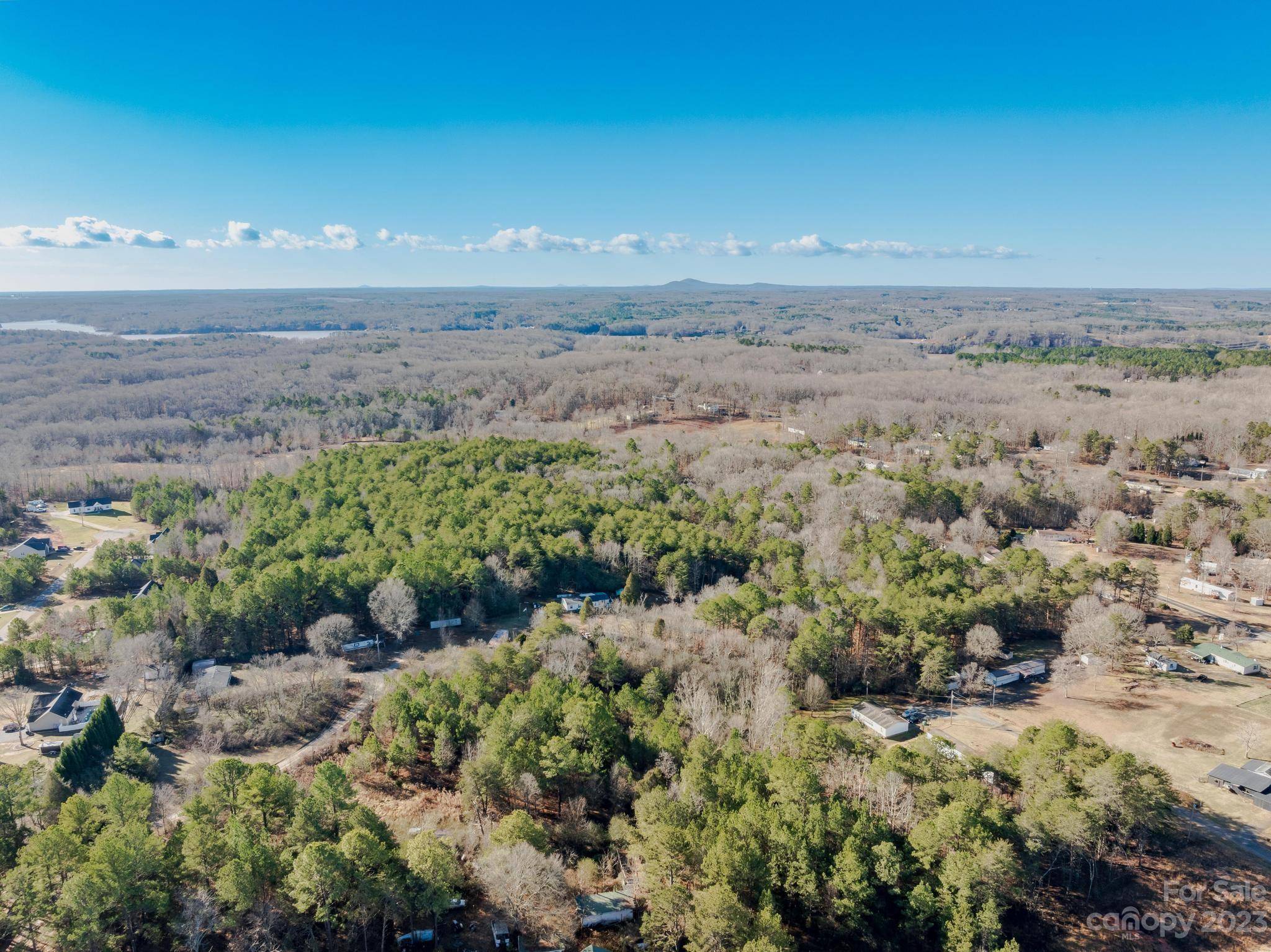 000 Lockhart LN, Statesville, NC 28677