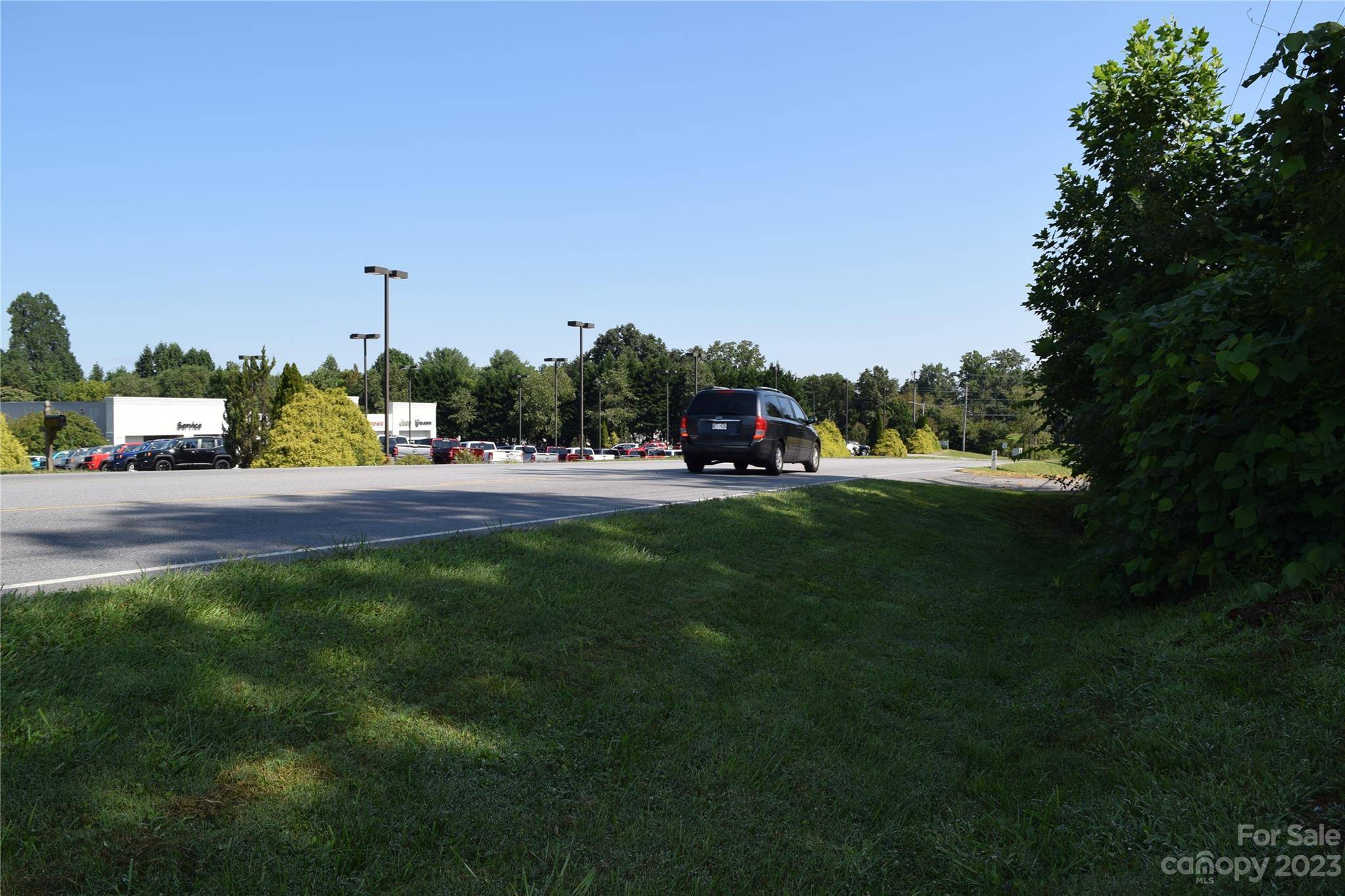 913 Jamestown RD, Morganton, NC 28655