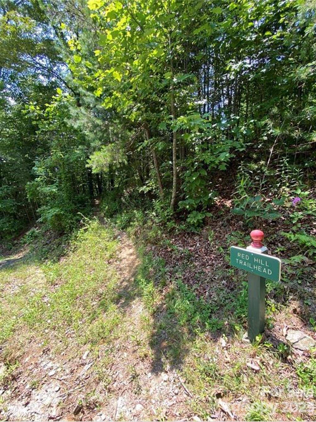 68 Stepp Ridge CT, Hendersonville, NC 28792