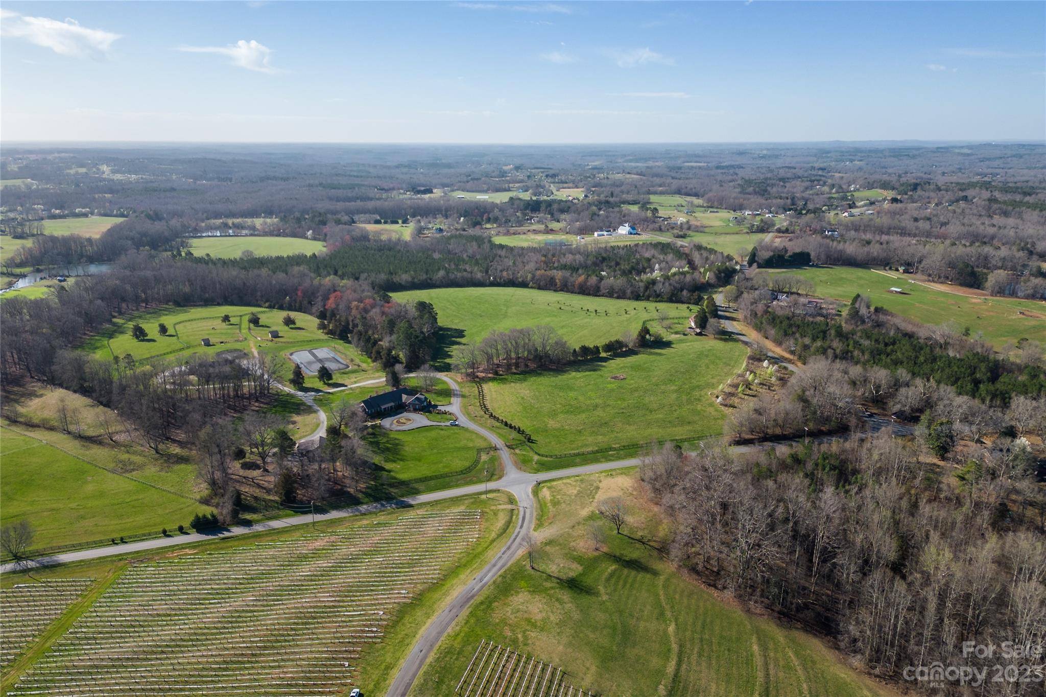 157 Melvin Hill RD, Columbus, NC 28722