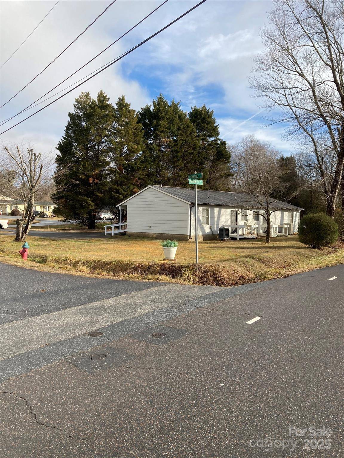 100 Normandy DR, Morganton, NC 28655