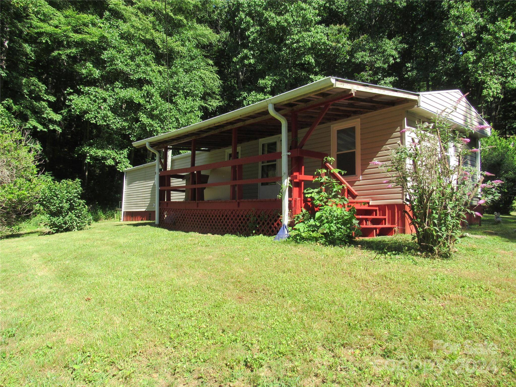 664 Woodfin RD, Sylva, NC 28779