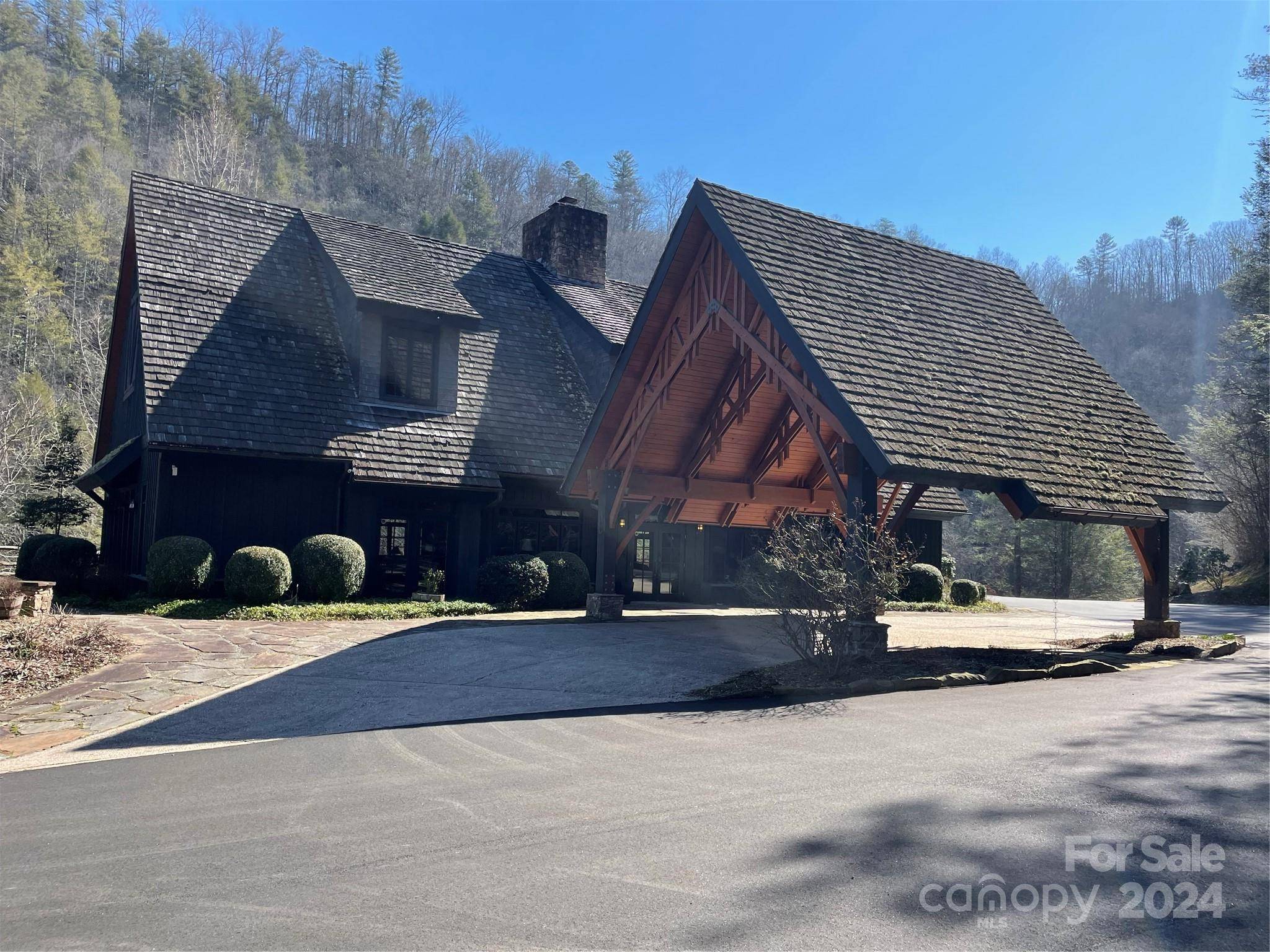 000 Bear River Lodge TRL #77, Marshall, NC 28753