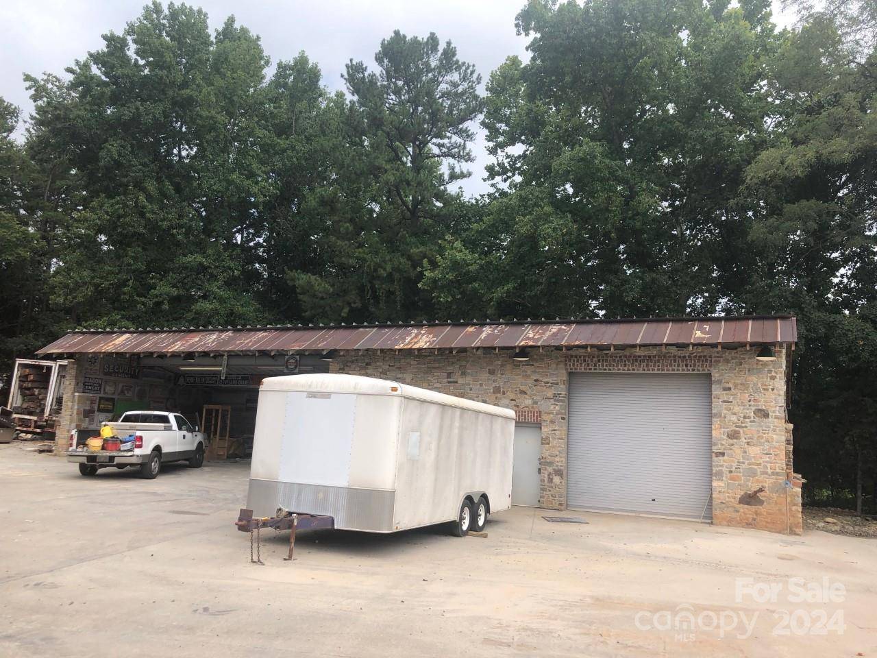 715 Oakridge Farm HWY, Mooresville, NC 28115