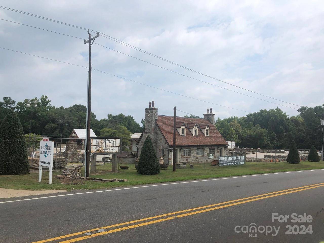 715 Oakridge Farm HWY, Mooresville, NC 28115