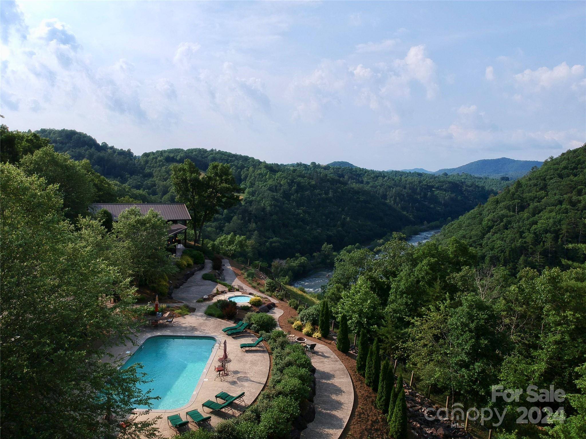 75 Raccoon RUN #22, Marshall, NC 28753