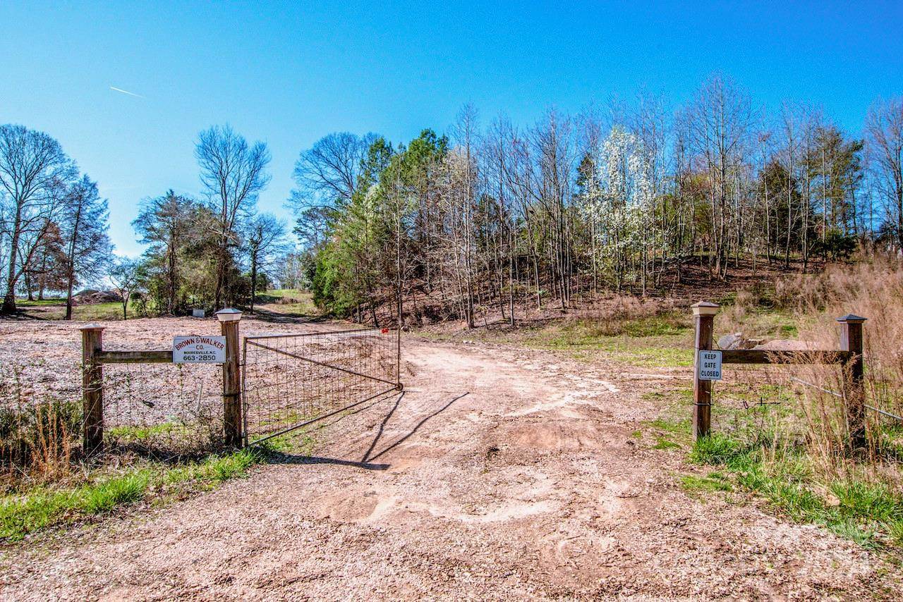 00 Beaten Path RD, Mooresville, NC 28117