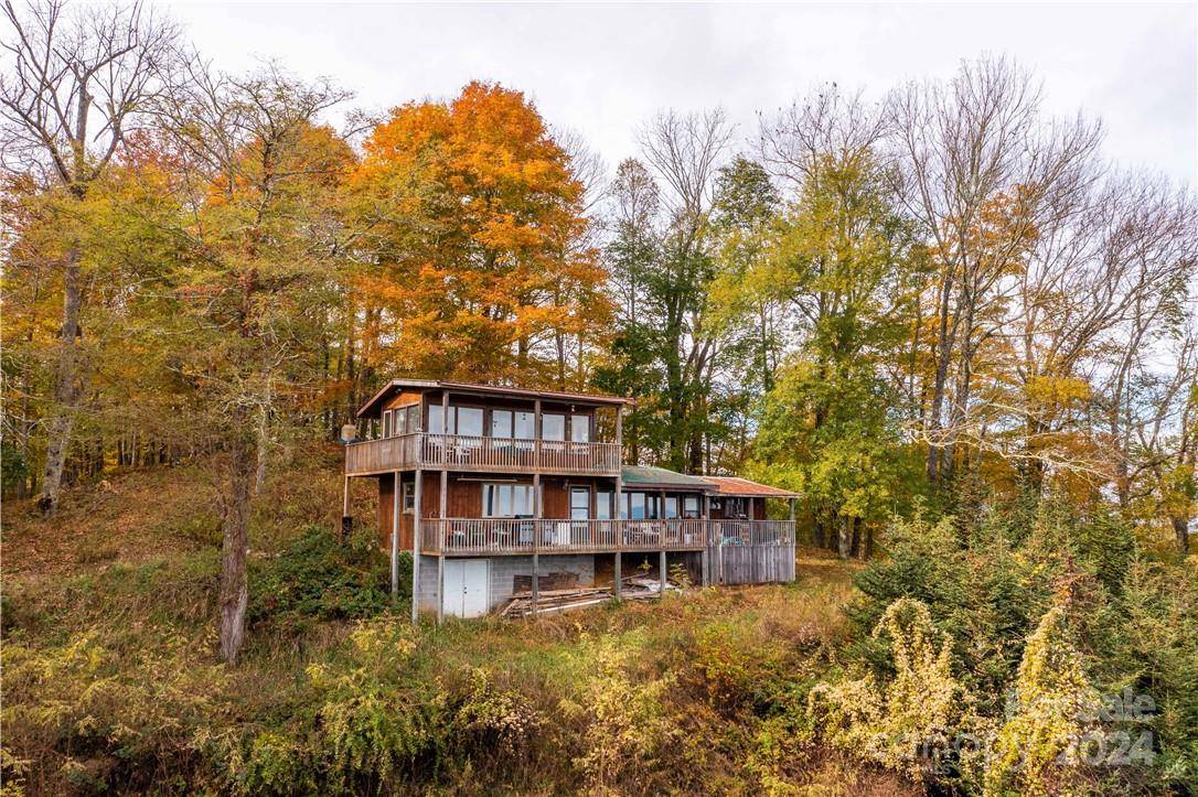 1375 Swing RD, Burnsville, NC 28714