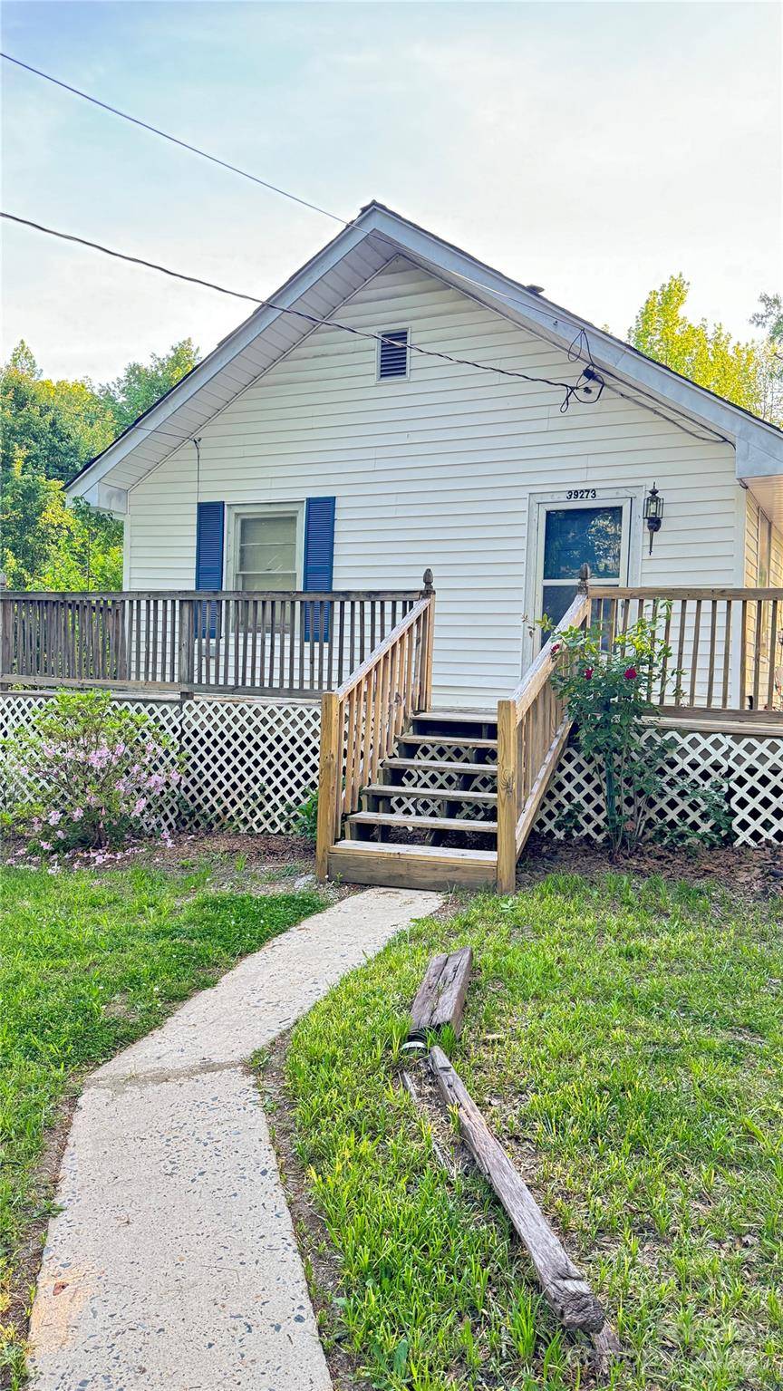 39273 Wright RD, New London, NC 28127