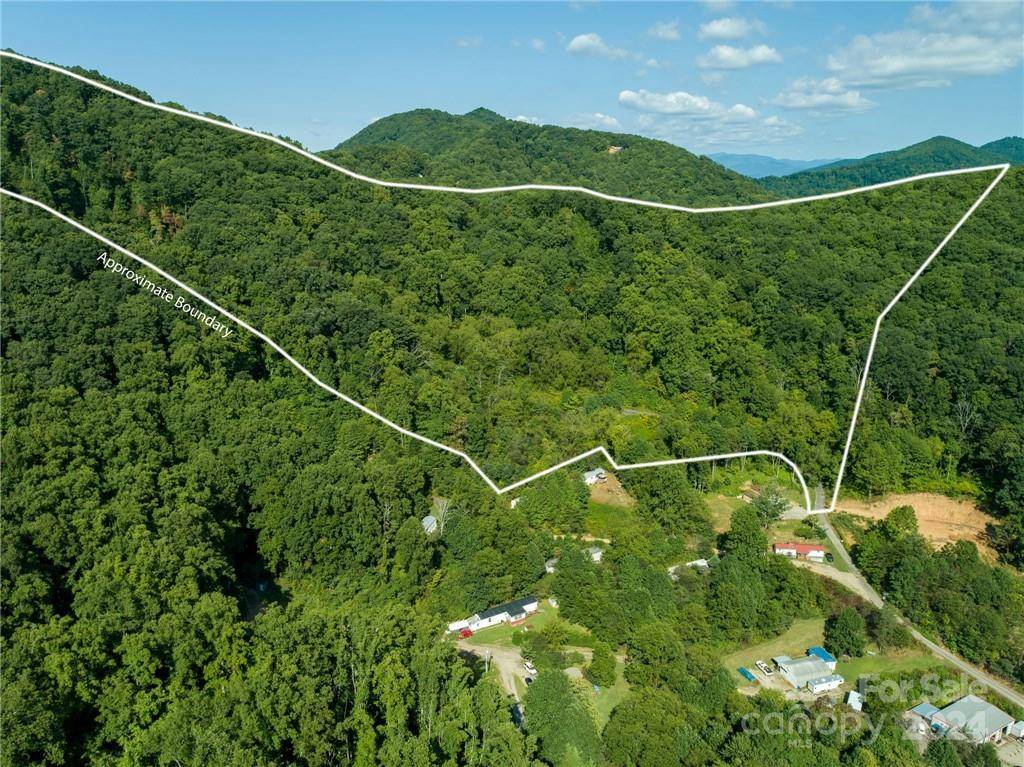 58 Grooms RD, Candler, NC 28715
